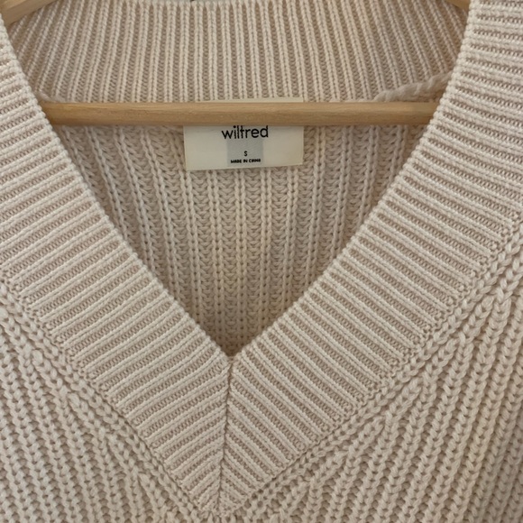 Aritzia Wilfred Merino Wool Vneck Sweater - Picture 6 of 8